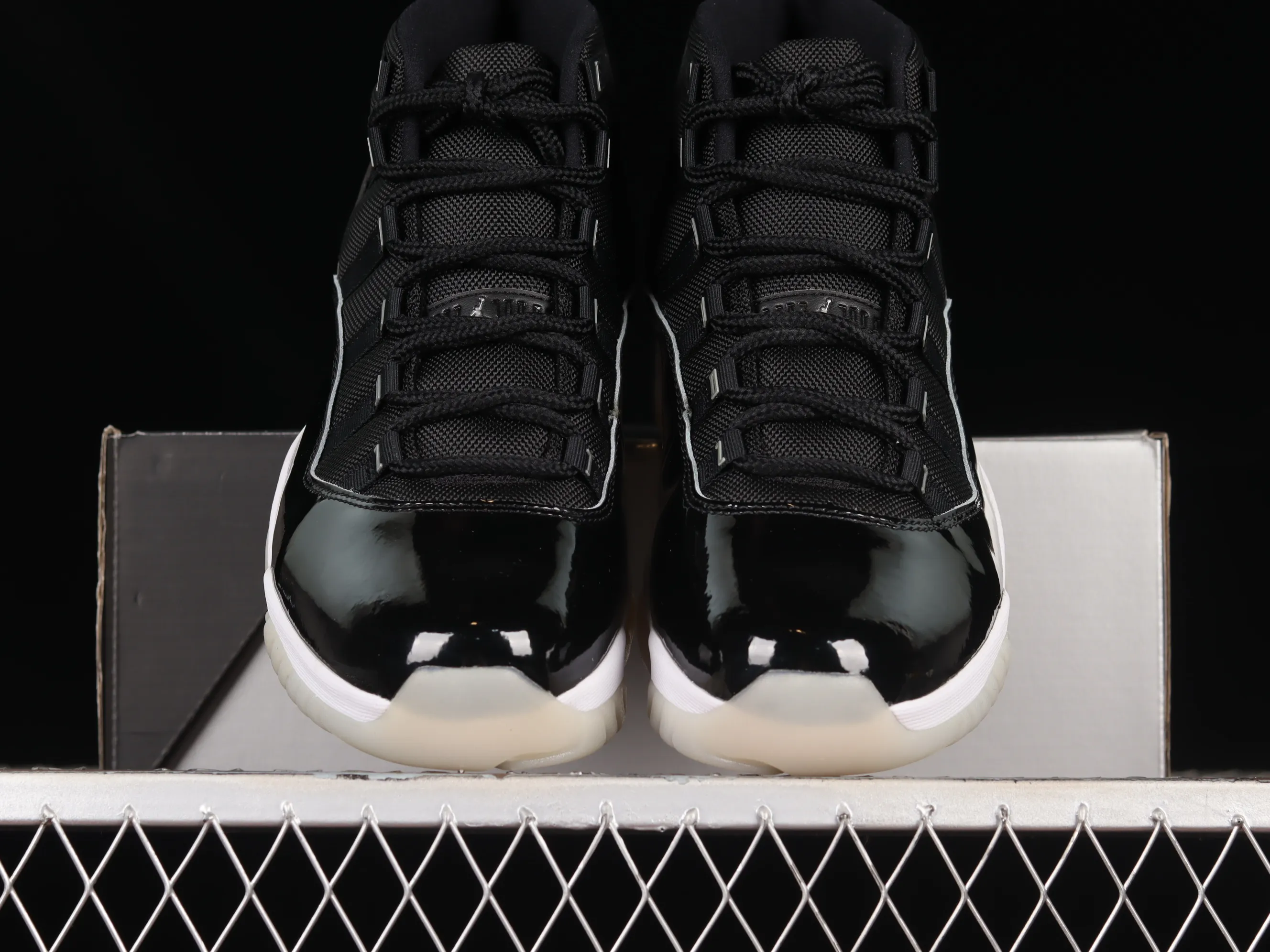 All categories Air Jordan Jordan series basketball shoes Air Jordan 11 LJR version Air Jordan 11 "25th Anniversary" AJ11 Joe 11 Devil II Genuine standard real carbon CT8012-011